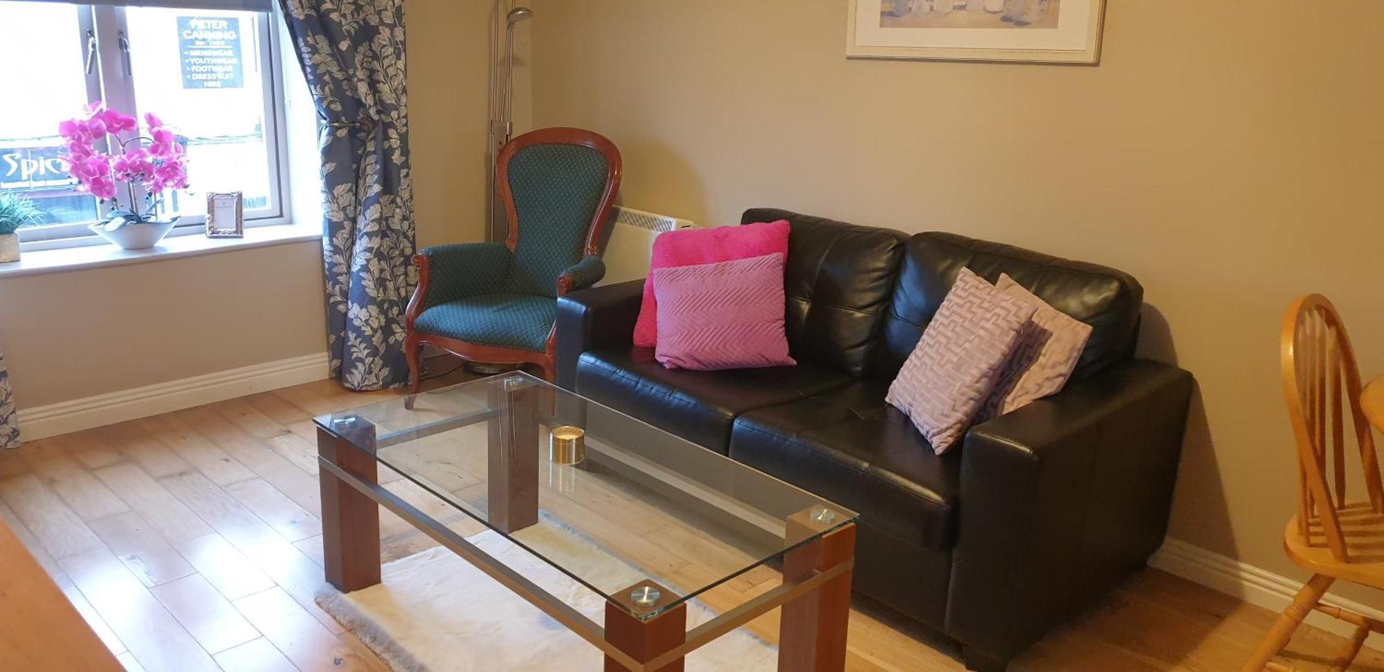 Town Centre Apartment Trim Εξωτερικό φωτογραφία